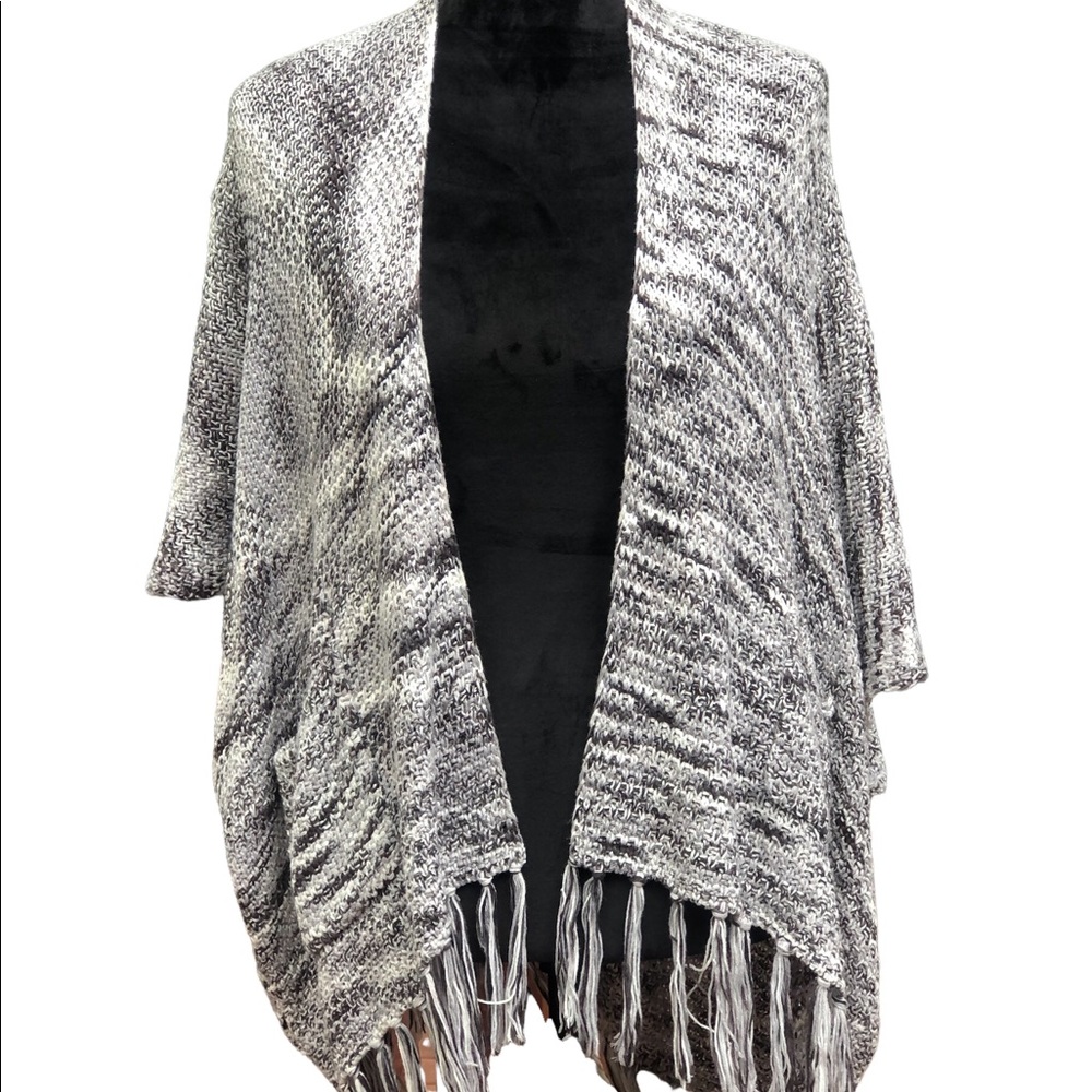 Lauren Michelle Soft Gray Sweater Wrap Poncho Shrug size Large - Picture 2 of 9
